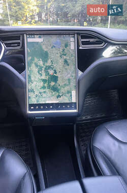 Лифтбек Tesla Model S 2013 в 