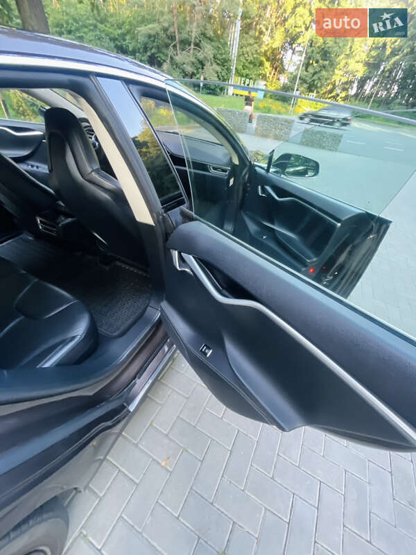 Ліфтбек Tesla Model S 2013 в Луцьку фото 32 Ліфтбек Tesla Model S 2013 в Луцьку