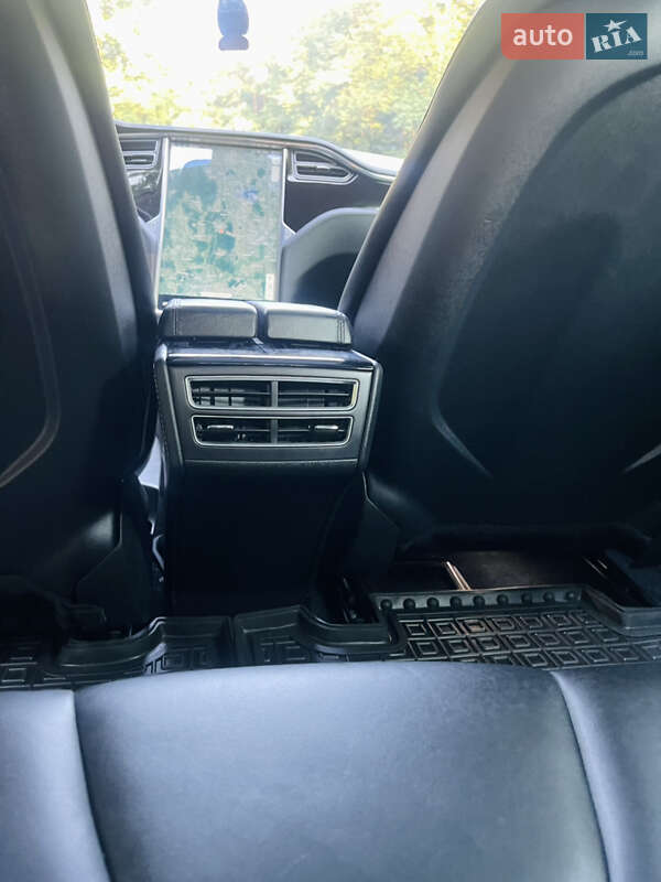 Ліфтбек Tesla Model S 2013 в Луцьку фото 35 Ліфтбек Tesla Model S 2013 в Луцьку