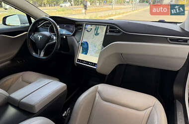 Лифтбек Tesla Model S 2014 в 