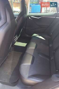Лифтбек Tesla Model S 2014 в 
