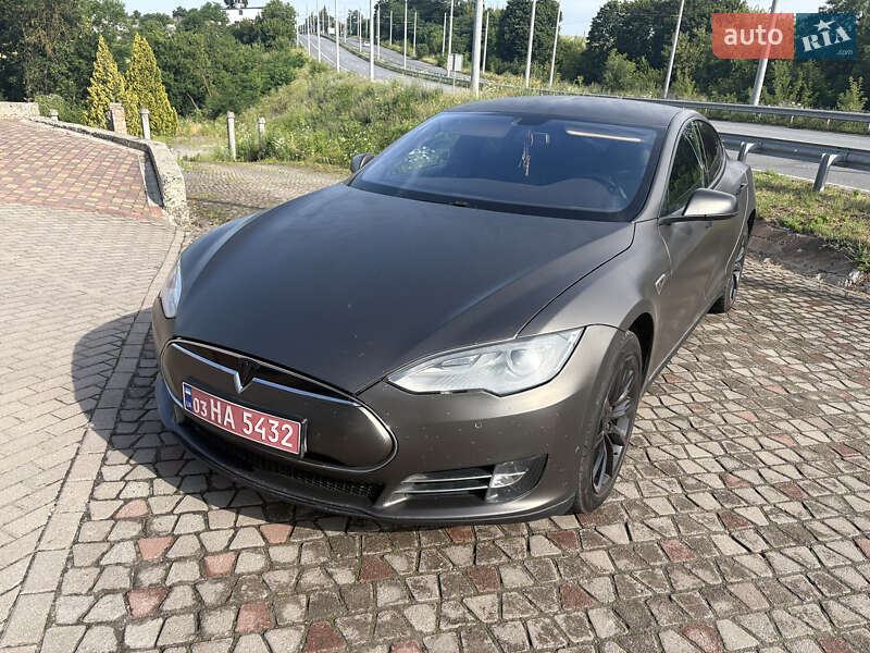Ліфтбек Tesla Model S 2014 в Миргороді