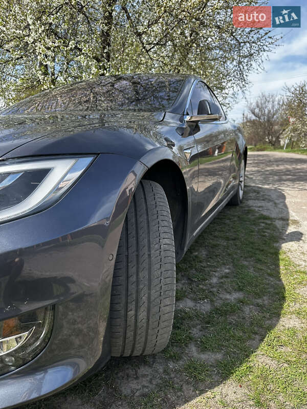 Лифтбек Tesla Model S 2018 в Киеве