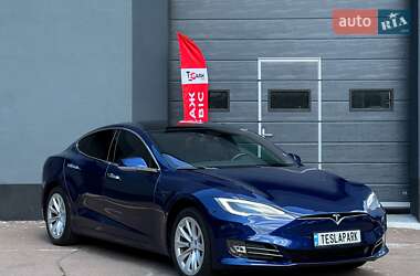 Лифтбек Tesla Model S 2017 в 