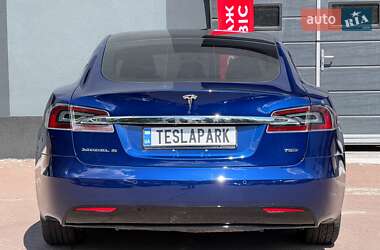 Лифтбек Tesla Model S 2017 в 