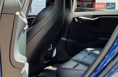 Лифтбек Tesla Model S 2017 в 
