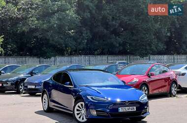 Лифтбек Tesla Model S 2017 в 