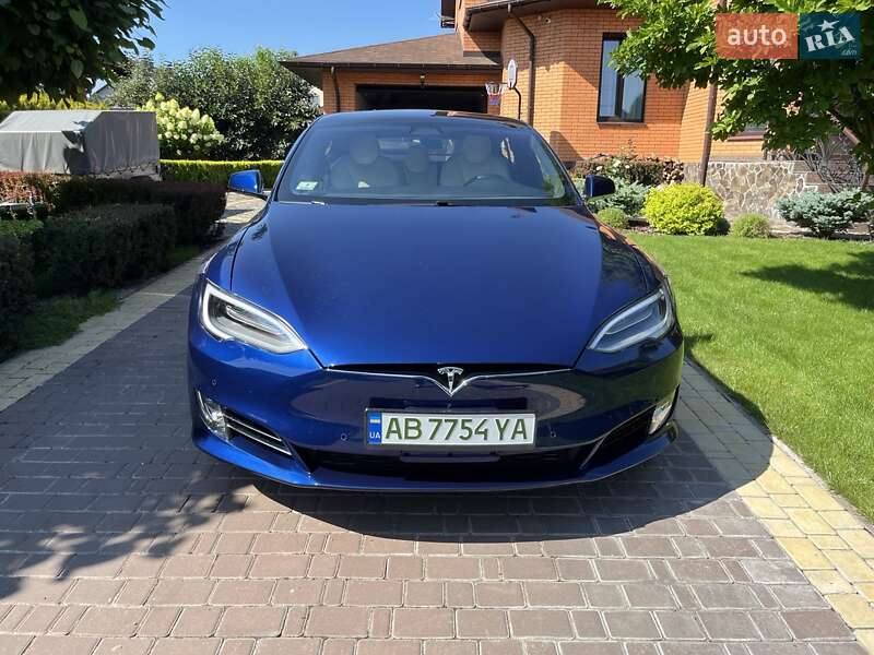 Лифтбек Tesla Model S 2020 в Виннице
