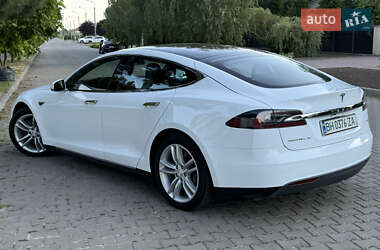 Лифтбек Tesla Model S 2015 в 