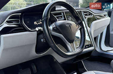 Лифтбек Tesla Model S 2015 в 
