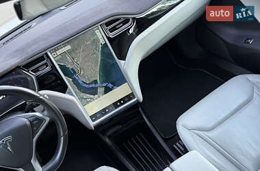 Лифтбек Tesla Model S 2015 в 