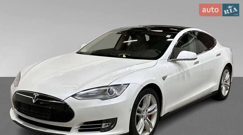 Ліфтбек Tesla Model S 2015 в Одесі