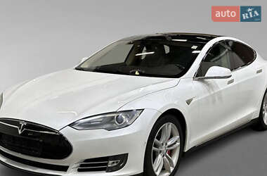 Лифтбек Tesla Model S 2015 в 