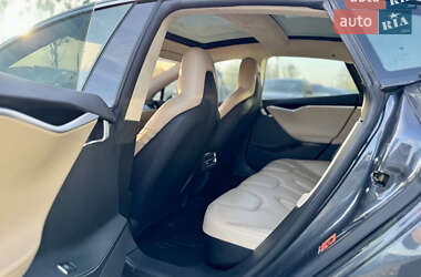 Ліфтбек Tesla Model S 2015 в 
