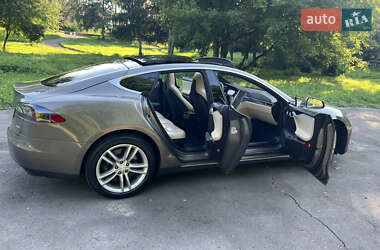 Лифтбек Tesla Model S 2015 в 
