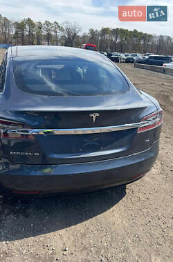 Лифтбек Tesla Model S 2016 в 