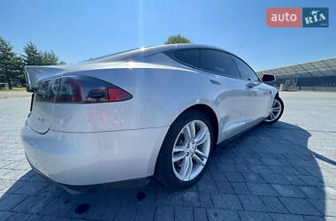 Ліфтбек Tesla Model S 2013 в 