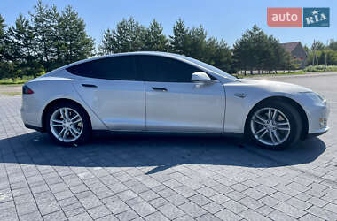 Ліфтбек Tesla Model S 2013 в 