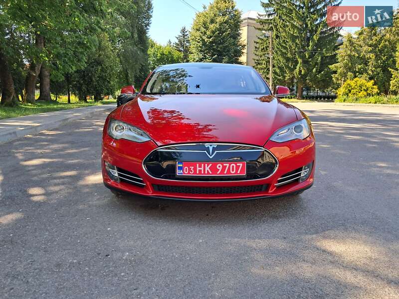 Лифтбек Tesla Model S 2014 в Радехове