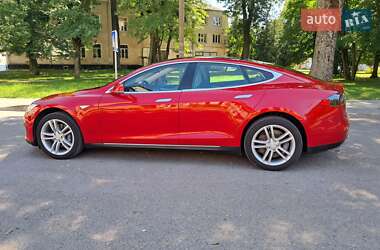 Лифтбек Tesla Model S 2014 в 