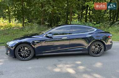 Лифтбек Tesla Model S 2013 в 