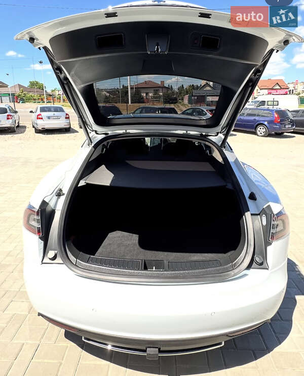 Лифтбек Tesla Model S 2014 в Кропивницком