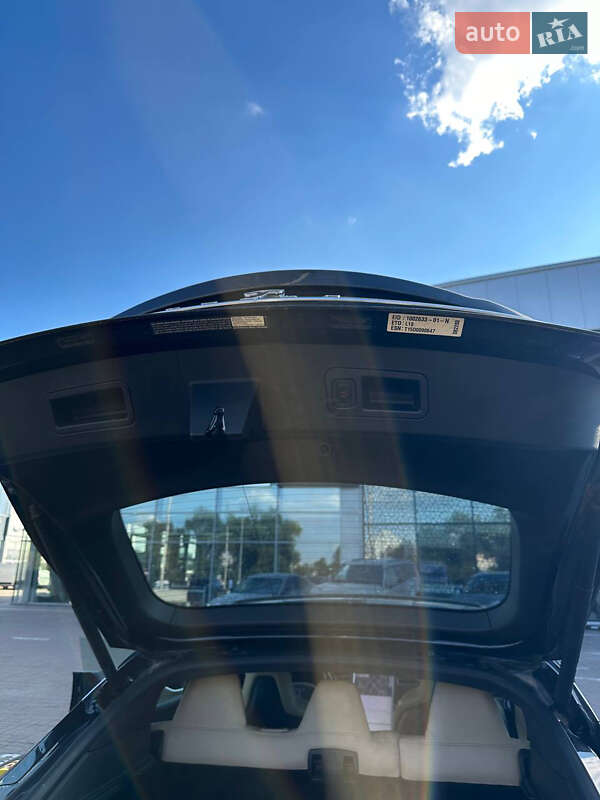 Лифтбек Tesla Model S 2015 в Киеве