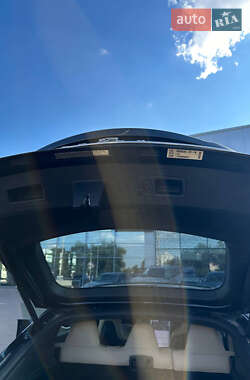Лифтбек Tesla Model S 2015 в 