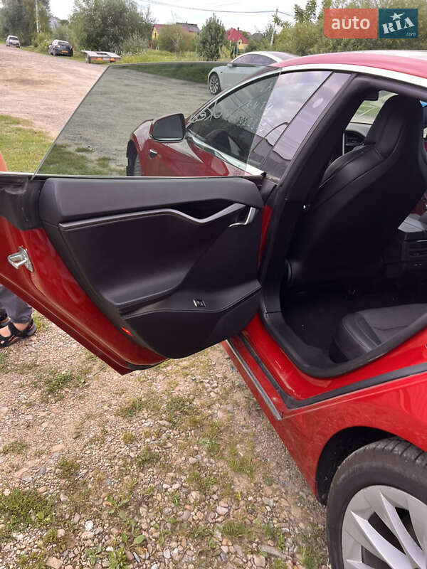 Лифтбек Tesla Model S 2018 в Самборе