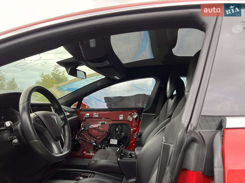 Лифтбек Tesla Model S 2018 в Самборе