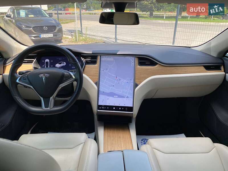 Лифтбек Tesla Model S 2018 в Виннице