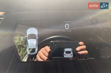 Лифтбек Tesla Model S 2015 в 