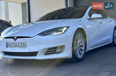 Ліфтбек Tesla Model S 2016 в 