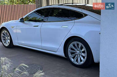 Ліфтбек Tesla Model S 2016 в 