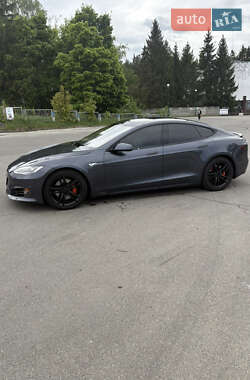 Ліфтбек Tesla Model S 2015 в 