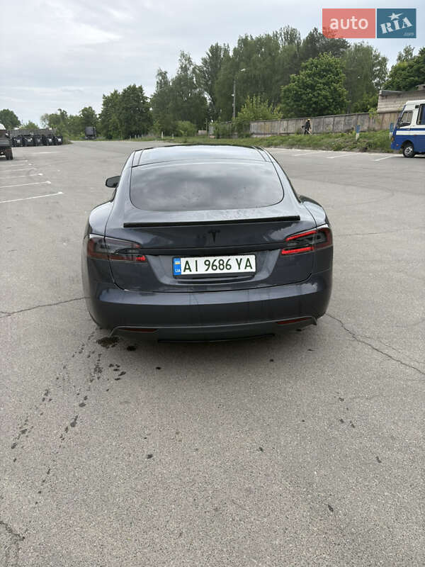 Лифтбек Tesla Model S 2015 в Киеве