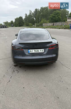 Ліфтбек Tesla Model S 2015 в 