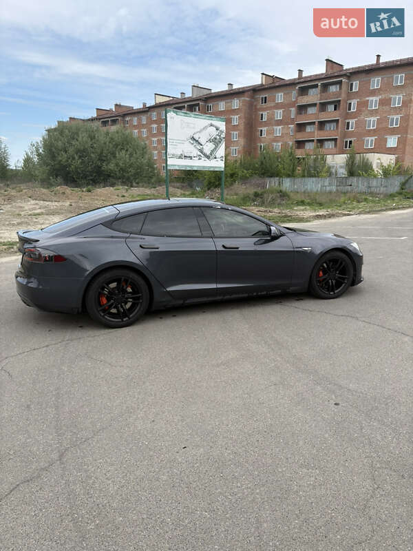 Лифтбек Tesla Model S 2015 в Киеве