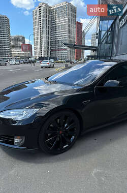 Лифтбек Tesla Model S 2014 в 