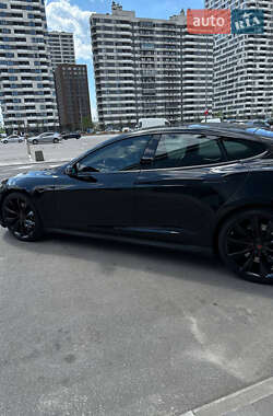Лифтбек Tesla Model S 2014 в 
