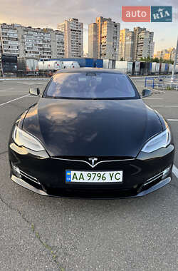 Лифтбек Tesla Model S 2019 в 