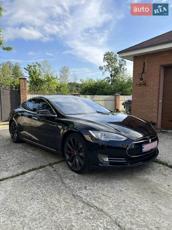 Ліфтбек Tesla Model S 2015 в Обухові