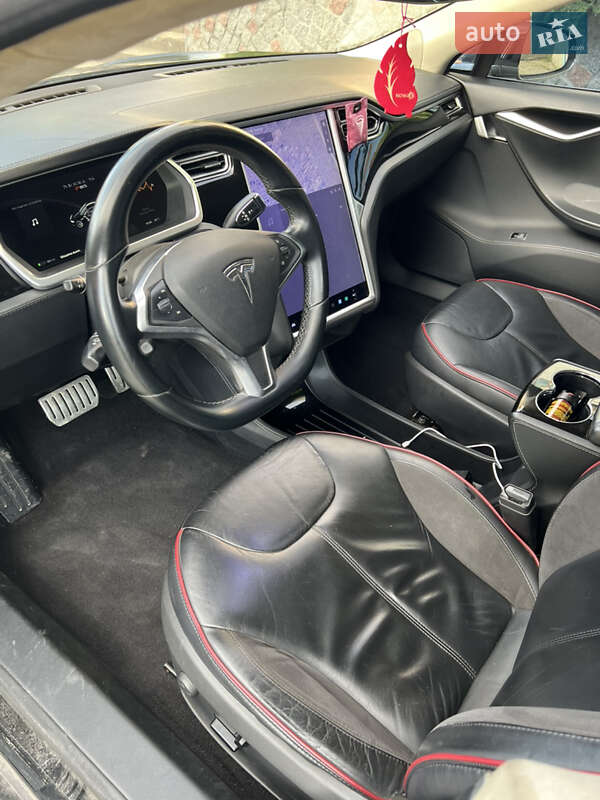 Ліфтбек Tesla Model S 2015 в Обухові