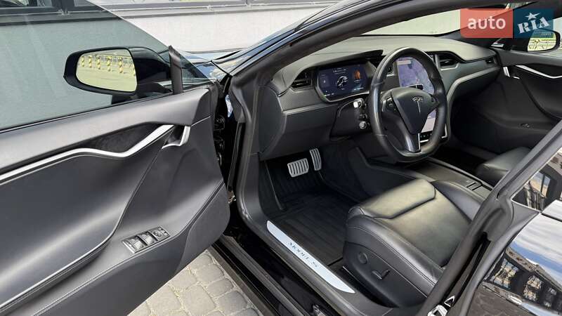Лифтбек Tesla Model S 2019 в Тернополе