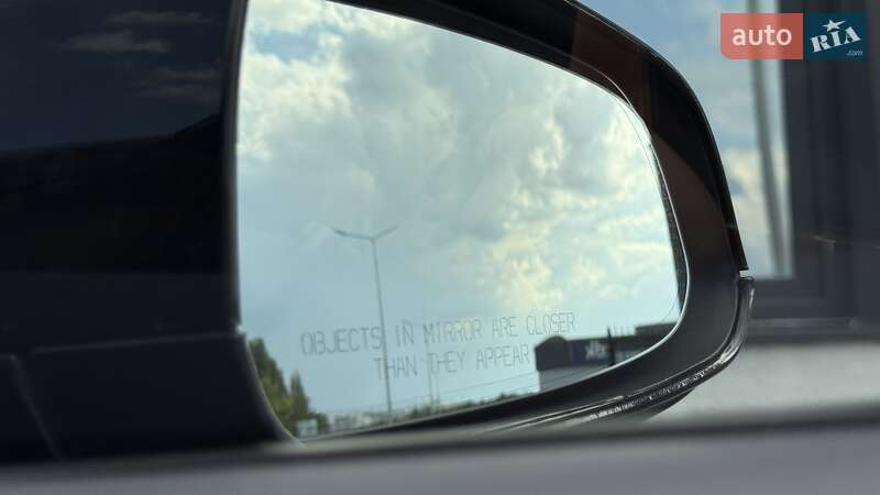 Лифтбек Tesla Model S 2019 в Тернополе