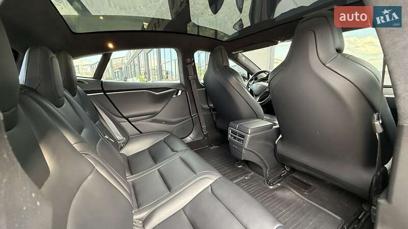 Лифтбек Tesla Model S 2019 в Тернополе