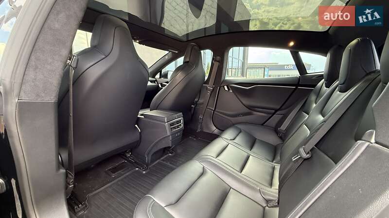 Лифтбек Tesla Model S 2019 в Тернополе
