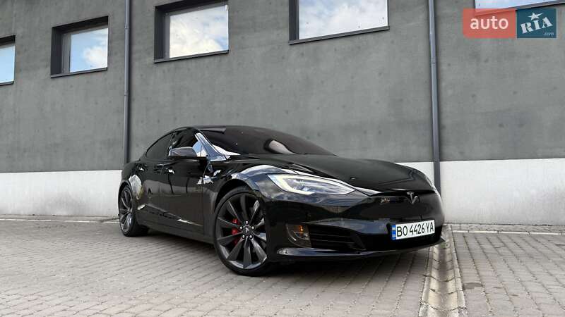 Лифтбек Tesla Model S 2019 в Тернополе