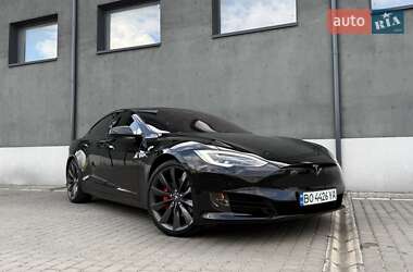 Лифтбек Tesla Model S 2019 в 