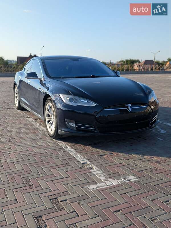 Tesla Model S 2013